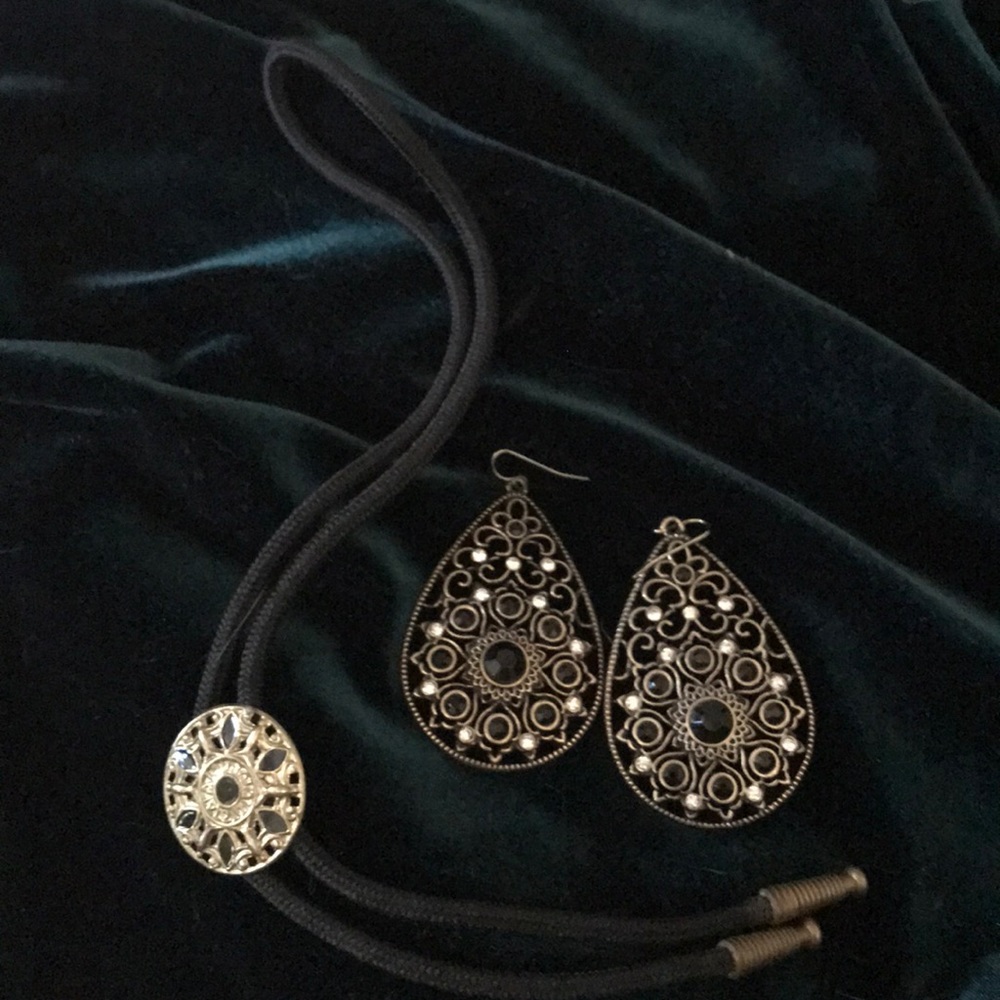 Necklace and earrings set